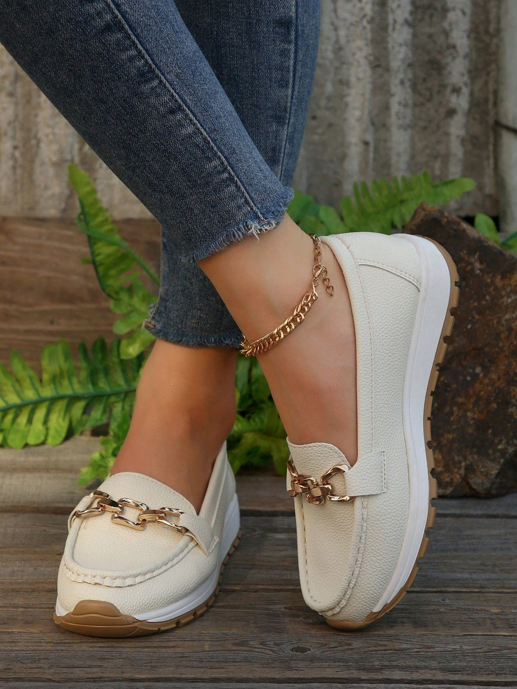 Women's Elegant Loafers with Metal Accent