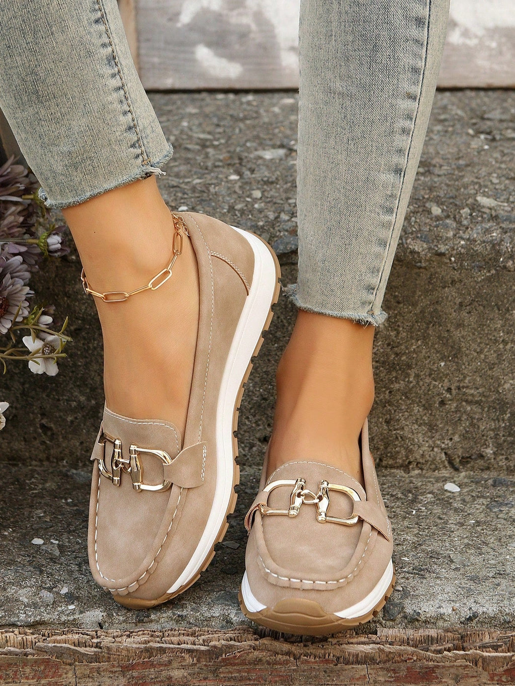 Women's Elegant Loafers with Metal Accent