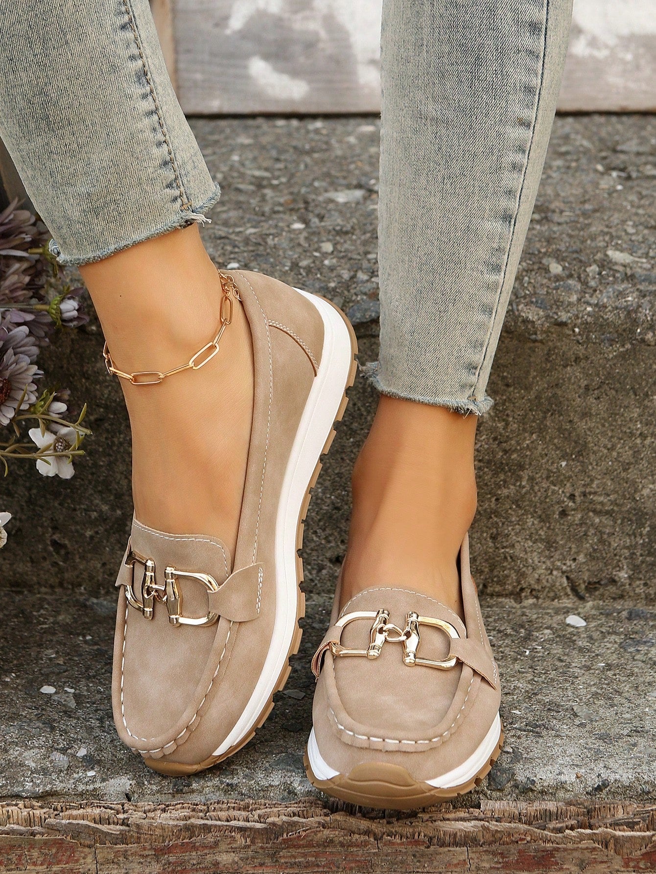 Women's Elegant Loafers with Metal Accent