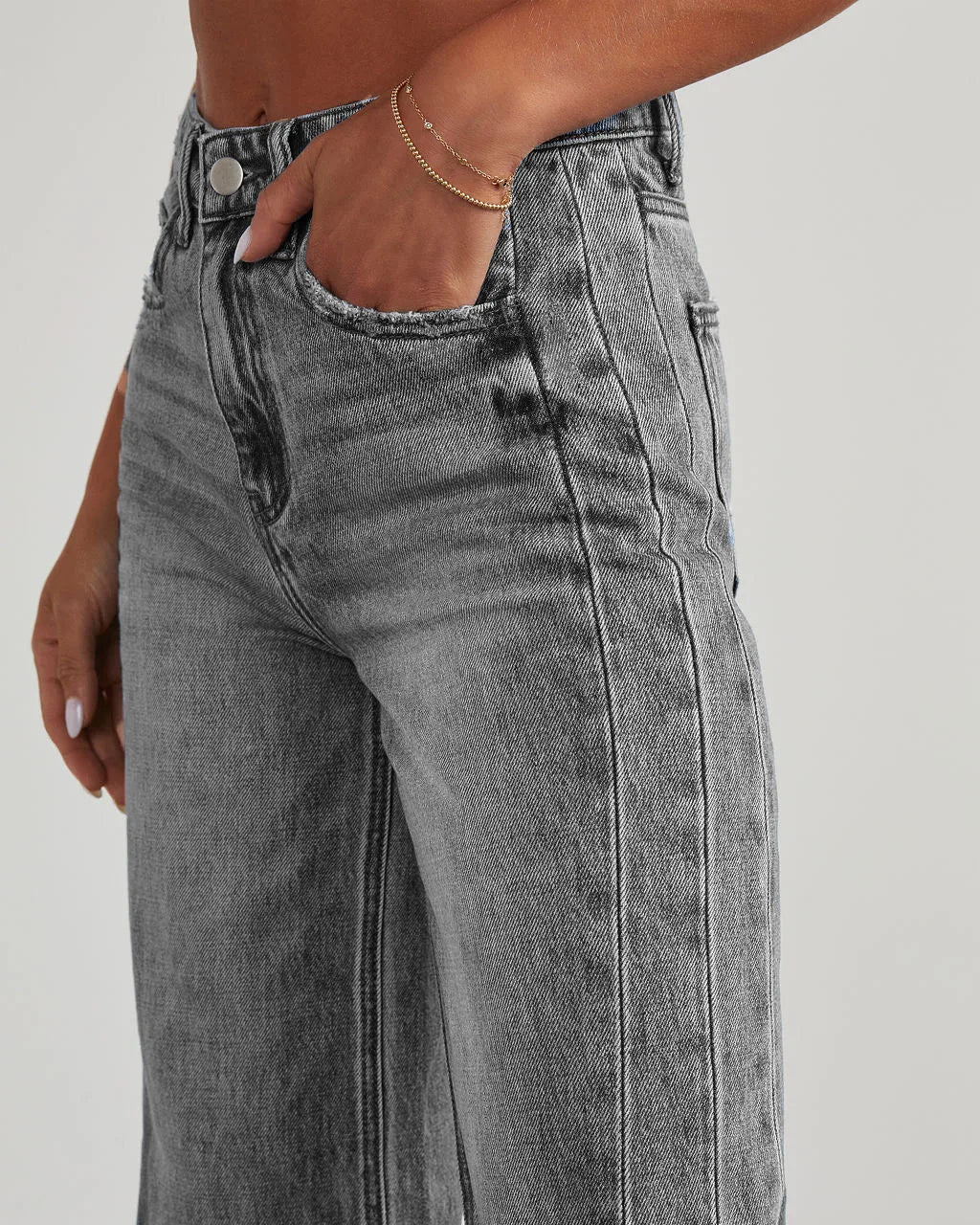 womens-wide-leg-jeans-with-raw-hem
