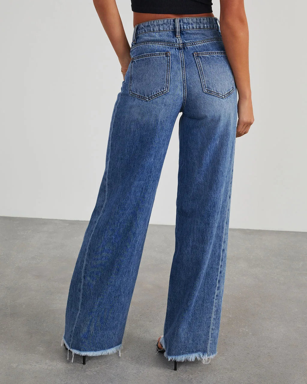 womens-wide-leg-jeans-with-raw-hem